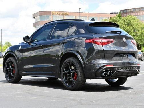 2023 Alfa Romeo Stelvio Quadrifoglio