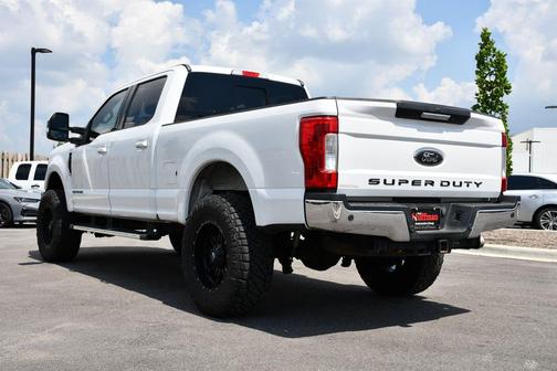 Oxford White 2019 Ford F-250 Lariat