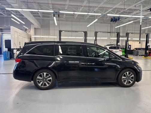 Crystal Black Pearl 2016 Honda Odyssey Touring Elite