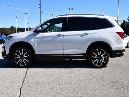 2022 Honda Pilot Touring 8-Passenger