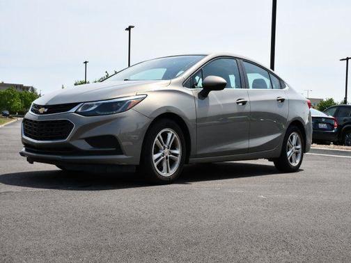 Pepperdust Metallic 2017 Chevrolet Cruze LT