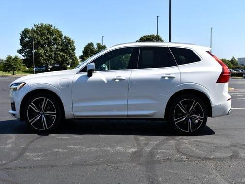 2018 Volvo XC60 Recharge Plug-In Hybrid T8 R-Design