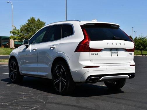 2018 Volvo XC60 Recharge Plug-In Hybrid T8 R-Design