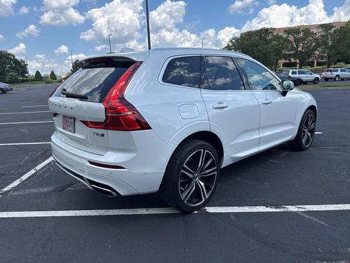 2018 Volvo XC60 Recharge Plug-In Hybrid T8 R-Design