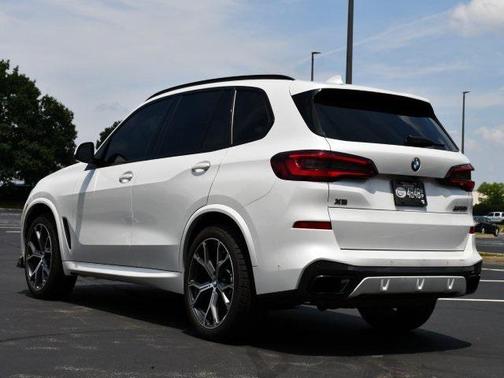 2021 BMW X5 M50i