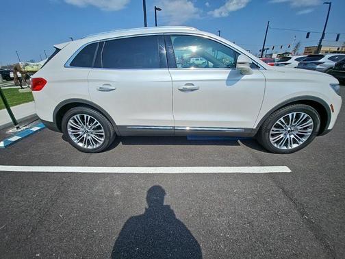 White Platinum Clearcoat Metallic 2016 Lincoln MKX Reserve