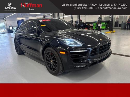 Jet Black Metallic 2017 Porsche Macan Macan GTS