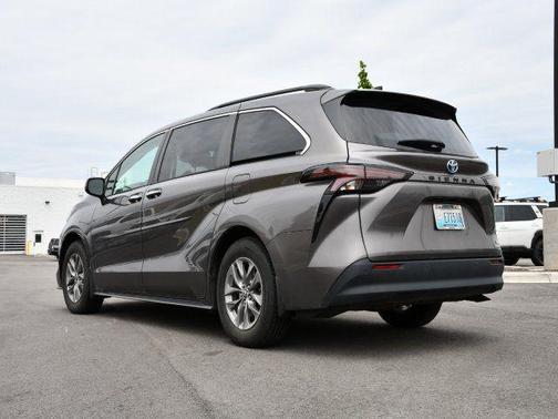 Predawn Gray Mica 2023 Toyota Sienna XLE