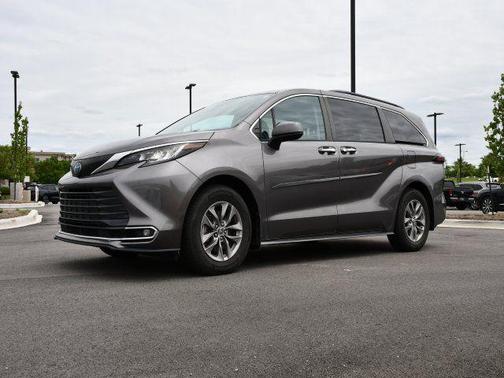Predawn Gray Mica 2023 Toyota Sienna XLE