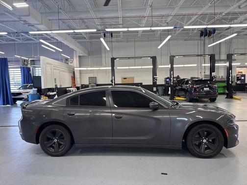 Granite Pearlcoat 2016 Dodge Charger SXT