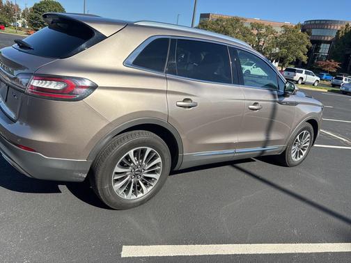 2020 Lincoln Nautilus Standard