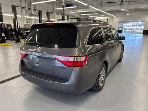 Polished Metal Metallic 2011 Honda Odyssey EX-L