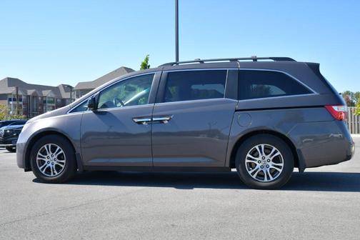 Polished Metal Metallic 2011 Honda Odyssey EX-L