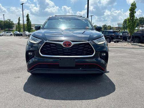 Midnight Black Metallic 2021 Toyota Highlander Limited