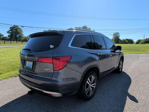 Modern Steel Metallic 2016 Honda Pilot Touring