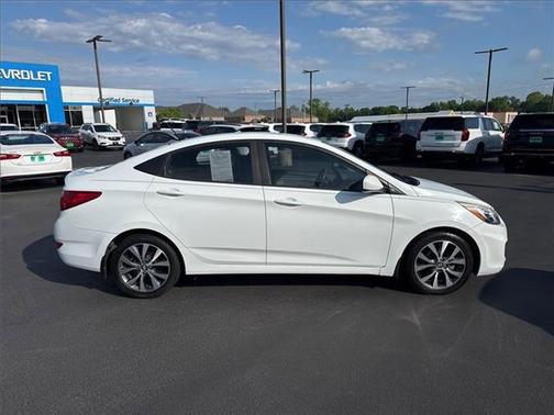 2017 Hyundai Accent Value Edition