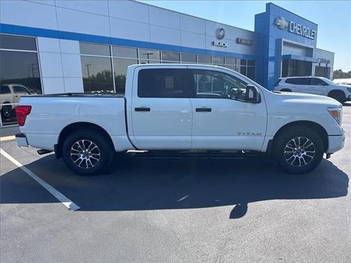 2024 Nissan Titan SV