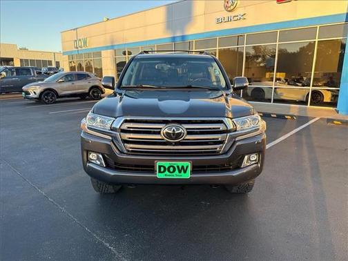 2018 Toyota Land Cruiser Base