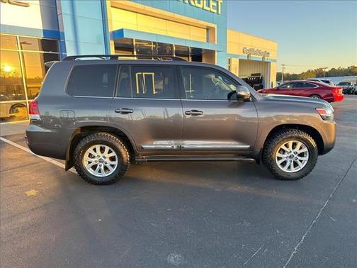 2018 Toyota Land Cruiser Base