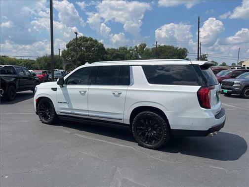 2023 GMC Yukon XL Denali Ultimate