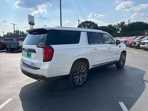2023 GMC Yukon XL Denali Ultimate