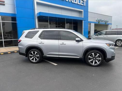 2025 Honda Pilot Touring 8-Passenger
