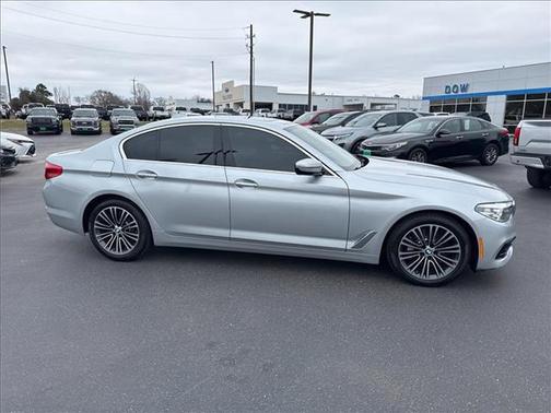 2018 BMW 530 530i