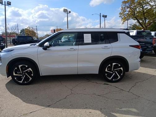 2024 Mitsubishi Outlander SEL