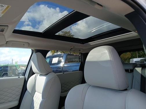 2024 Mitsubishi Outlander SEL