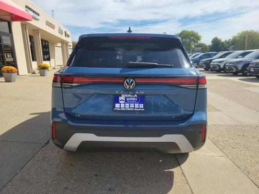 2025 Volkswagen Tiguan 2.0T SE