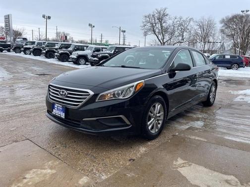 2017 Hyundai SONATA SE