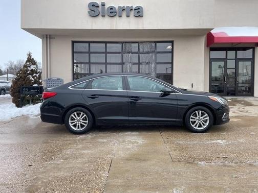 2017 Hyundai SONATA SE