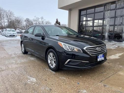 2017 Hyundai SONATA SE