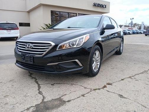 2017 Hyundai SONATA SE