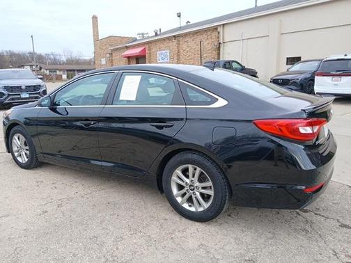 2017 Hyundai SONATA SE