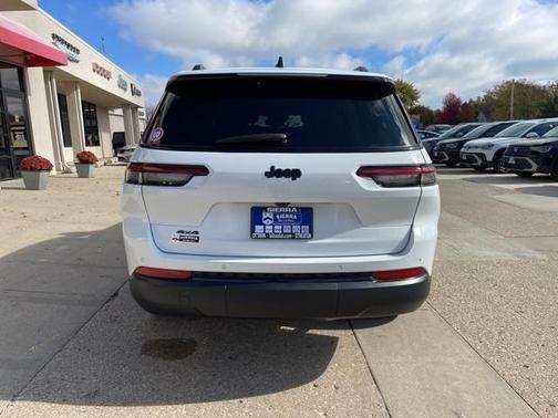 2023 Jeep Grand Cherokee L Laredo