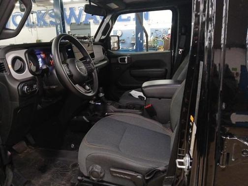 2024 Jeep Gladiator Nighthawk