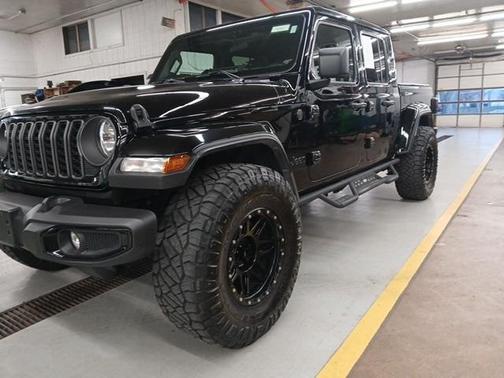 2024 Jeep Gladiator Nighthawk