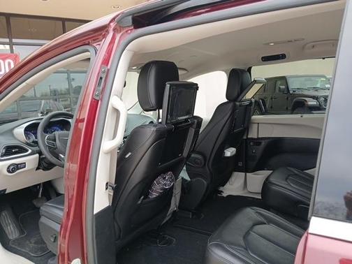 2023 Chrysler Pacifica Touring-L