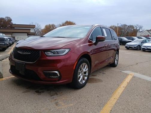 2023 Chrysler Pacifica Touring-L