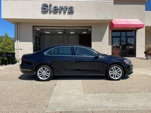 2018 Volkswagen Passat 2.0T SE w/ Technology