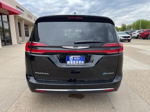 2025 Chrysler Pacifica Hybrid Select