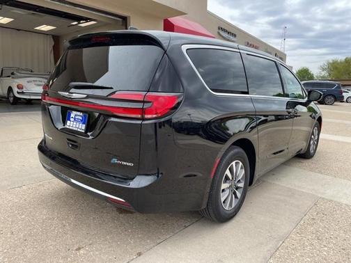 2025 Chrysler Pacifica Hybrid Select
