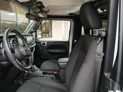 2020 Jeep Wrangler Sport