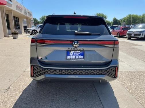 2025 Volkswagen Tiguan 2.0T SE R-Line Black