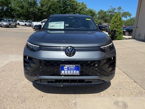 2025 Volkswagen Tiguan 2.0T SE R-Line Black