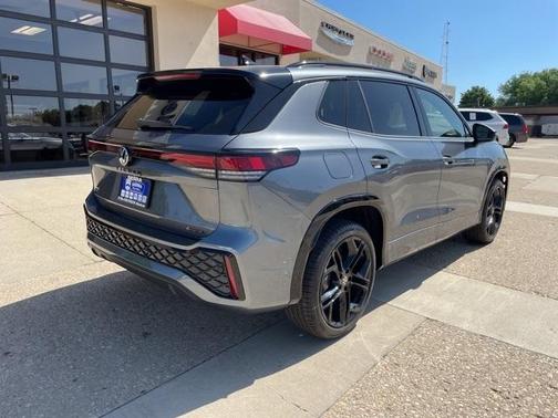 2025 Volkswagen Tiguan 2.0T SE R-Line Black