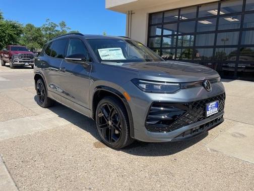 2025 Volkswagen Tiguan 2.0T SE R-Line Black