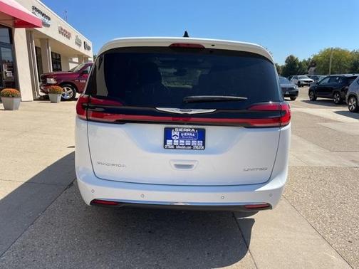 2024 Chrysler Pacifica Limited