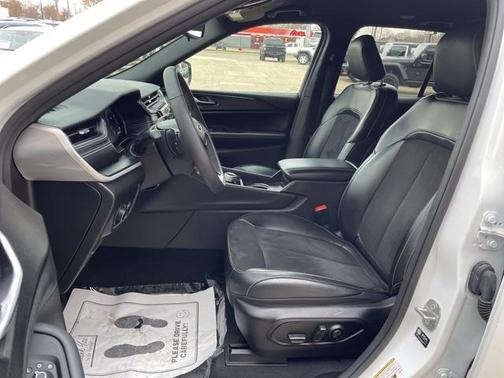 2024 Jeep Grand Cherokee Laredo